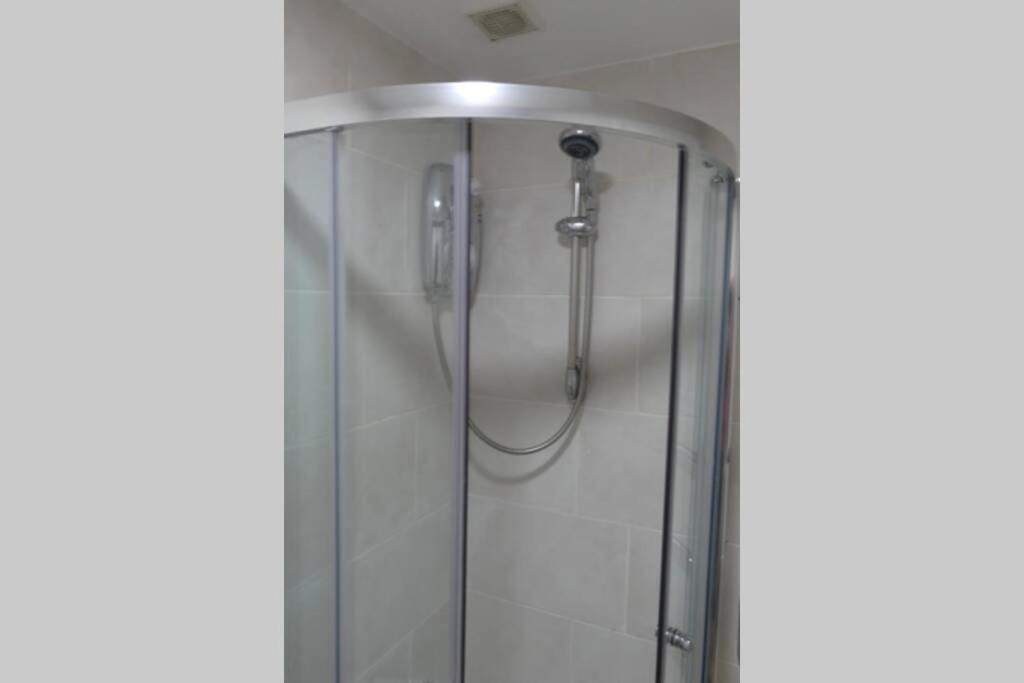 2 Bedroom Apartment Nr City Centre, Uni & Parks Cardiff Exterior photo