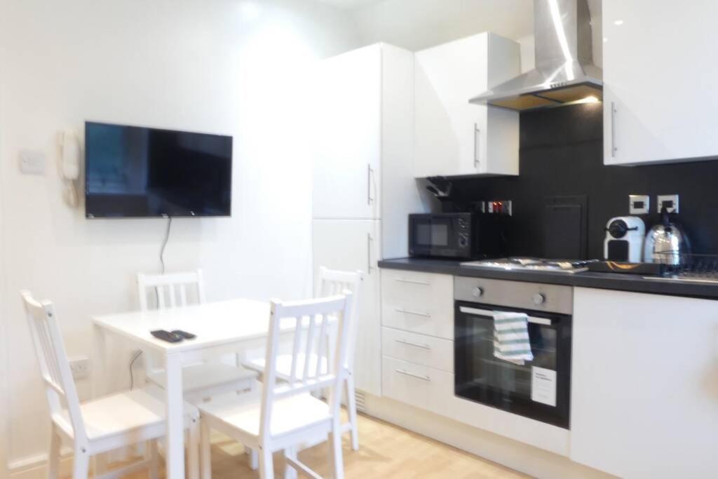 2 Bedroom Apartment Nr City Centre, Uni & Parks Cardiff Exterior photo